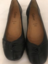Ladies black leather shoes