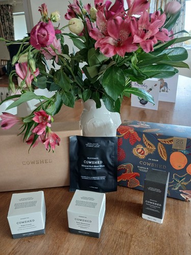 Cowshed hour brighten - cowshed, 24