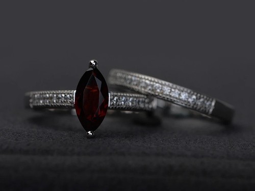 Minimal garnet stack ring - stack,