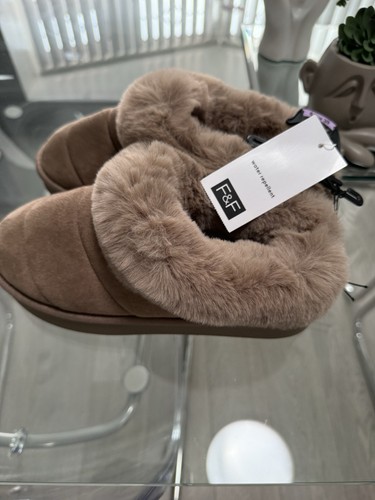 Bnwt ladies brown - brown, slippers