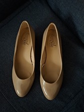 women's dusty pink court