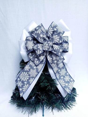 Christmas tree ribbon