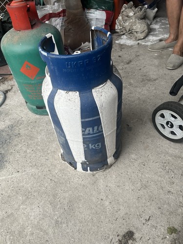 Calor gas bottle 12kg - calor, half