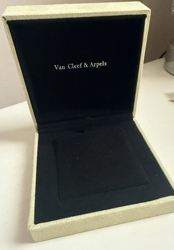 Van cleef arpels empty box - cleef,