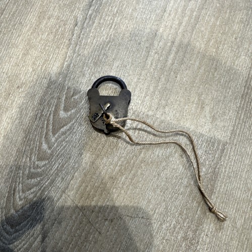 Brass antique queen - brass,