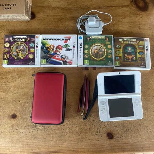 Nintendo 3ds white working - nintendo,