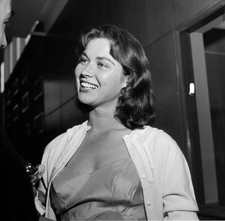 Gia Scala attends Federico