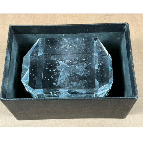 Crystal clear collectables - clear,