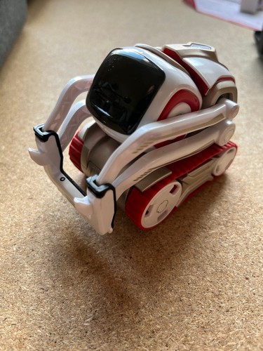 Anki cozmo robot - anki,