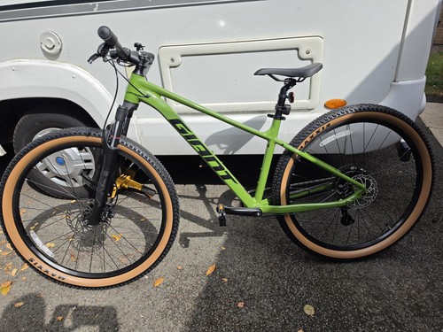 Giant 29in aluminium - m,