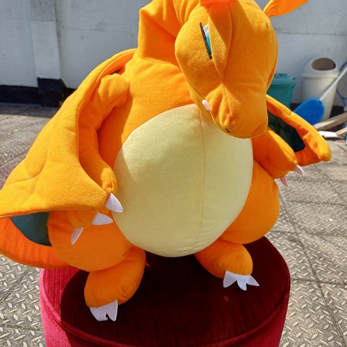 Large pokémon charizard plush - large,