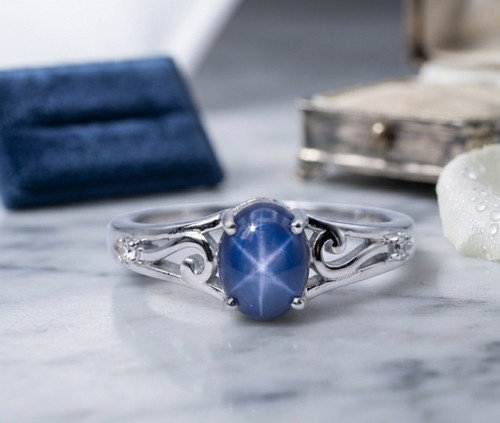 Pretty blue star sapphire - blue,