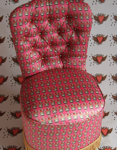 Vintage queen chair - queen,