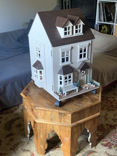 Dolls house front opening - dolls,