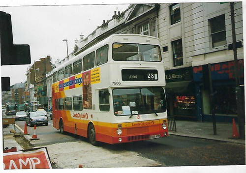 Bus photo b566rwy leeds city - bus, photo: