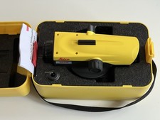 Leica NA332 Optical Level with