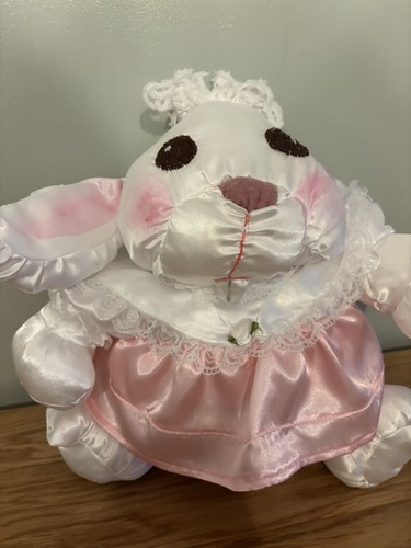 Iconic rabbit soft toy - 80’s,