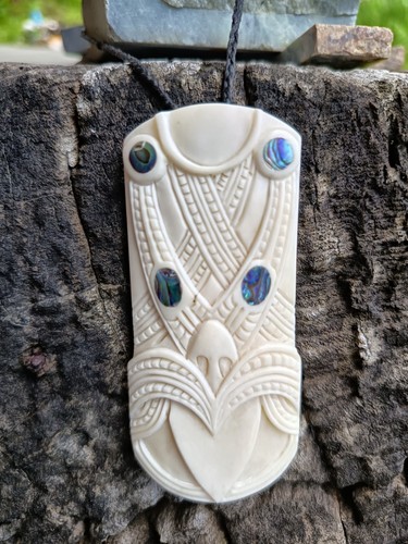 Maori wheku tiki pendant bone - tiki,