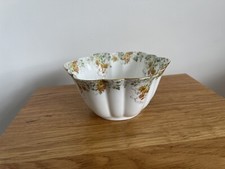 Foley Wileman (Pre Shelly) Trailing Daisy Sugar Bowl