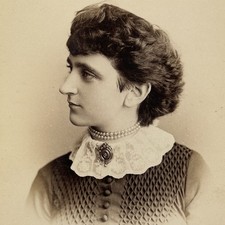 Photo Cabinet Card Woman Pompadour Pearl Necklace Brooch Fashion Chicago