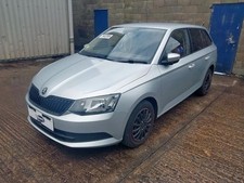 Breaking Skoda Fabia MK3 2015 Estate 1.4 TDI CUSB 5 Speed Silver LA7W Wheel Nut*