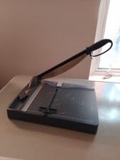 JIELISI Guillotine Paper Trimmer Heavy Duty 32 Sheets A4 Excellent Condition