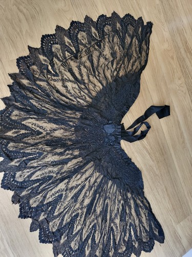 Victorian mourning shawl - mourning,