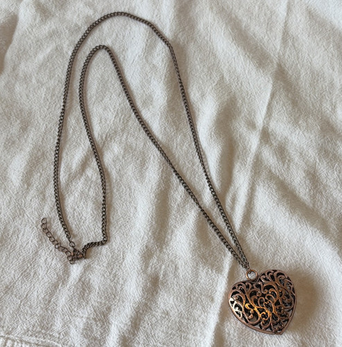 Silver tone heart locket - heart,