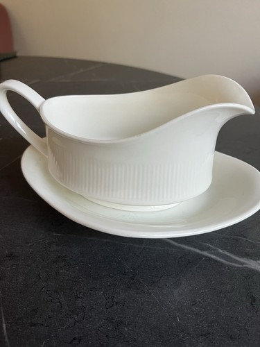 Vintage white ceramic - ceramic, gravy