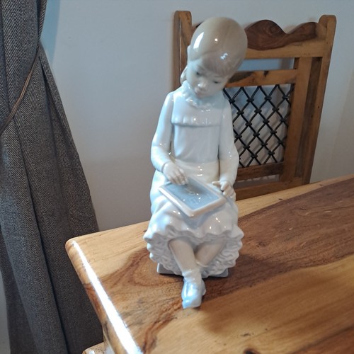 Porcelain figurine nao - porcelain, by