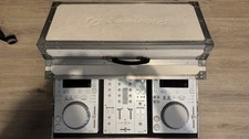 Pioneer DJ - CDJ-350 x2 and DJM-350 Mixer White with White steel Pioneer DJ case
