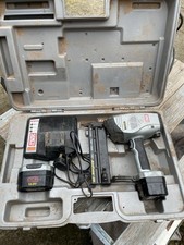 Senco Airfree 25 Cordless Nail Gun with Battery and Charger