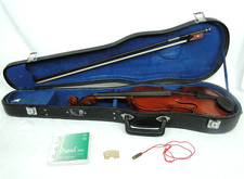 Vintage Parrot Violin & Bow Stentor Student Case Chinese Scroll in Brass Pendant