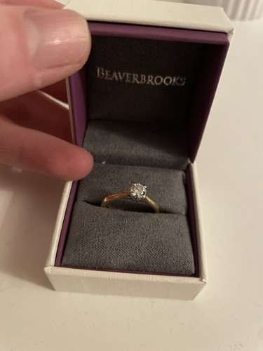 Beaverbrooks 18ct yellow gold - yellow,