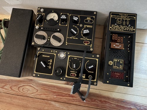 Radio suitcase ww2 - radio, replica