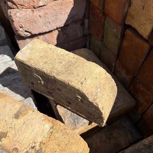 Bullnose bricks reclaimed - bullnose,