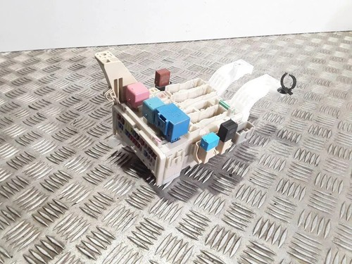 Toyota yaris fuse - fuse, box