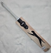 Slazenger Advance V600 Cricket