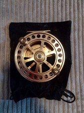 1 x IKONIX Centerpin Reel for