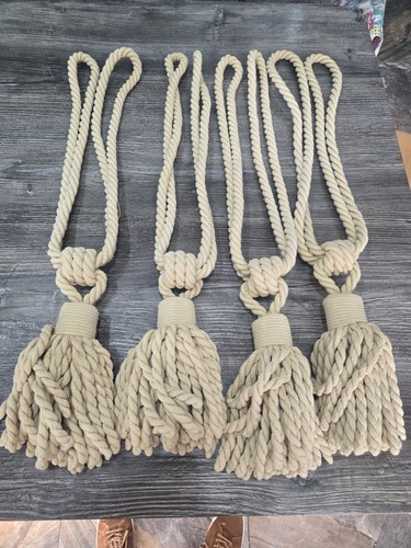 Large tasseled rope - large,