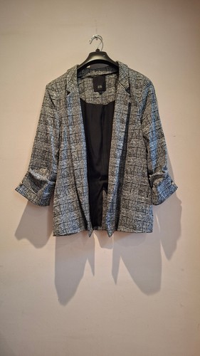 River island size - river,