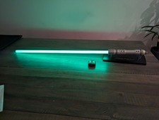 Hasbro 2010  Ultimate FX lightsaber green, removable blade