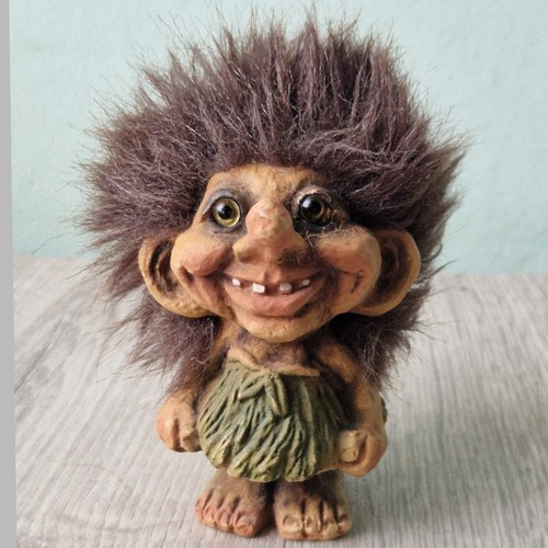 Vintage nyform troll cute girl - nyform,