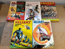 5 x VALIANT ANNUALS 1971
