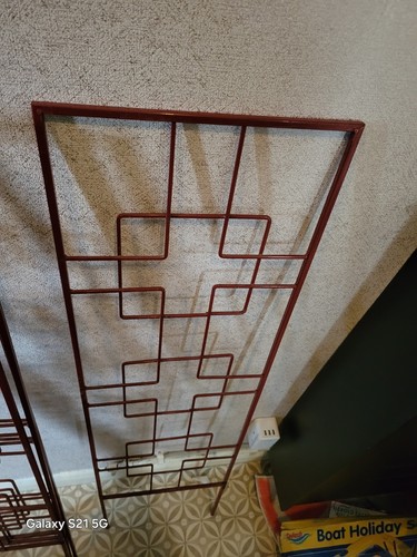 Dark red enammelled steel - red,
