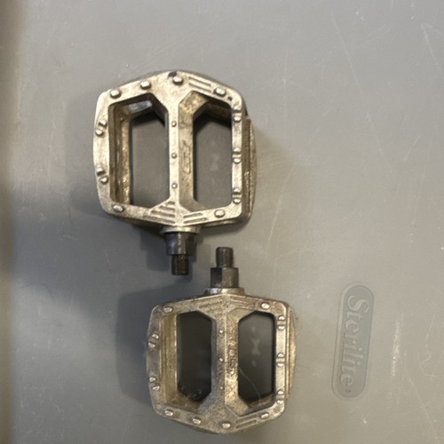 821 flat platform pedals - vp-821,