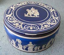 VINTAGE JOSIAH WEDGWOOD DESIGN