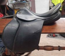 Black gfs 17inch saddle medium wide