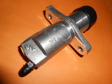 DAIMLER DART (1959-1964) CLUTCH SLAVE CYLINDER (Cast Iron) - 7/8" Bore