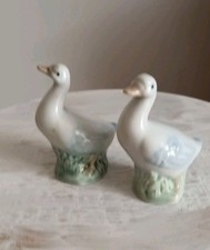 Vintage Porcelain Geese Figurines x 2 Approx 3 Inch Tall Excellent Condition